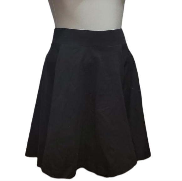 H&M womens stretrchable Pleated Skirt - Picture 8 of 8